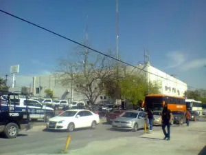 Federales sitian comandancia de Nuevo León