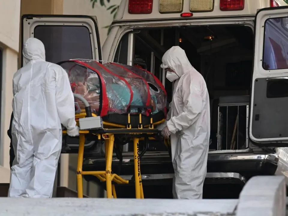 CIUDAD DE MÉXICO, 28FEBRERO2021.- Las hospitalizaciones por Covid-19 en la capital del país se mantiene a la baja, ayer se registró un 53% de internos por esta enfermedad, haciendo que la ciudad se mantenga en naranja del semáforo epidemiológico. Un total de 4393 pacientes se mantienen hospitalizados peleando contra EL virus. FOTO: DANIEL AUGUSTO /CUARTOSCURO.COM