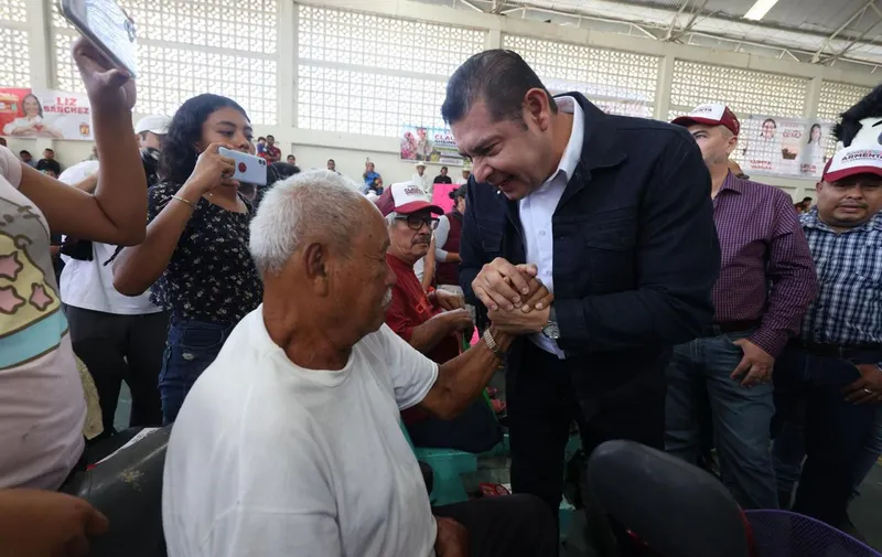 La atención a los adultos mayores forma parte de los gobiernos humanistas, refrenda Armenta