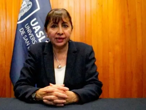 Se disculpa maestra por humillar a estudiante en clase virtual