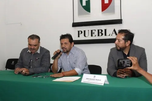 Corriente Crítica formaliza solicitud de expulsión de traidores en el PRI