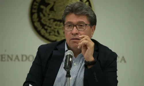 No se debe meter con los muertos, dice Monreal tras dichos de Miguel Barbosa