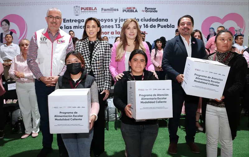 Sin distingo, SEDIF beneficia habitantes de Puebla capital