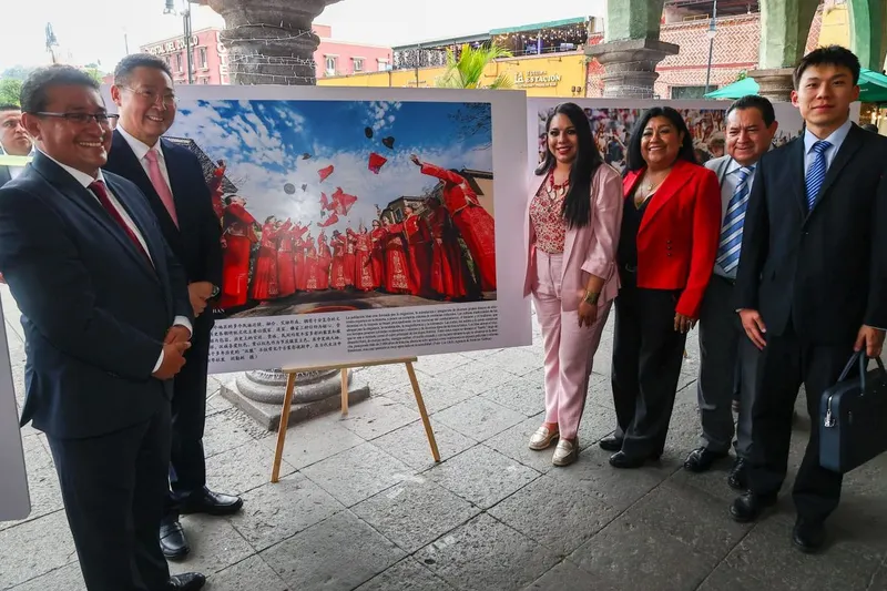 sp-cholula-embajador-china-exposicion-fotografica