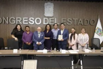 Comisión de Cultura del Congreso de Puebla rinde homenaje a la poeta chilena Gabriela Mistral