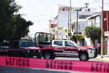 Ataque armado en Reforma Agua Azul deja un hombre muerto y otro herido