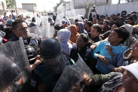 Habitantes de Moyotzingo, en Texmelucan, toman presidencia auxiliar