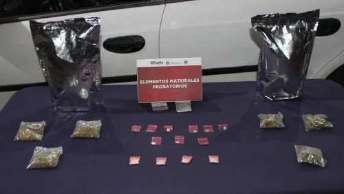 Aseguró policía municipal de Puebla más de 20 dosis de posible droga