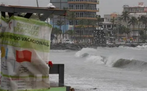 Katia afecta a decenas de casas en Veracruz; reportan deslaves