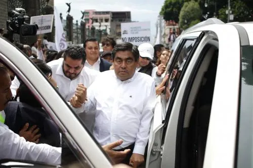 Cuauhtémoc, Cuitláhuac y Sheinbaum dejan plantado a Barbosa en marcha