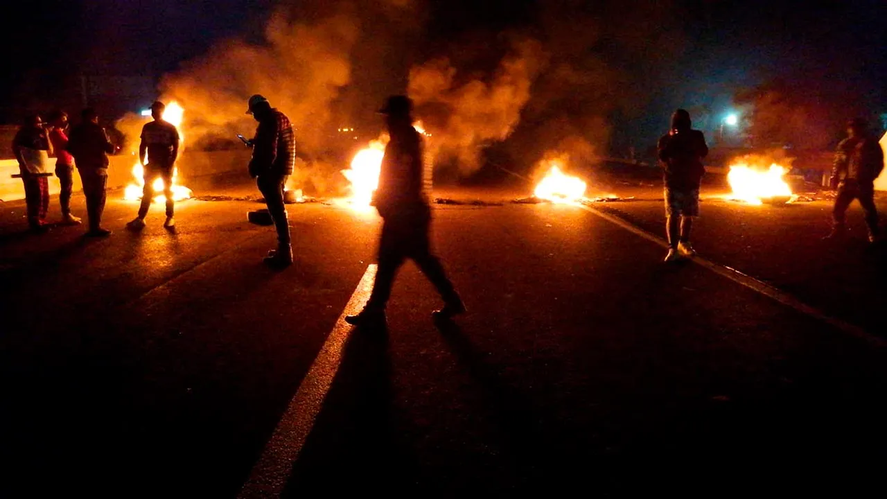 Bloqueo Autopista Mexico Puebla San Juan Tuxco