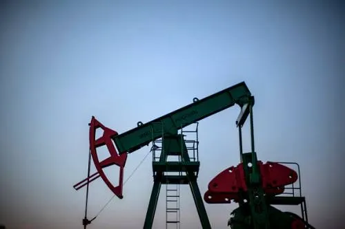 Precios del petróleo suben por el repunte de los mercados asiáticos