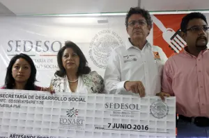 Reciben artesanos de Puebla sólo 2,912 pesos del Fonart y Sedesol