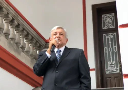 López Obrador anuncia rehabilitación de hospitales inconclusos del país