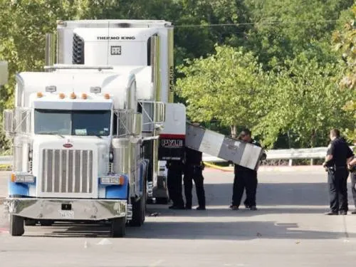 Eran mexicanos 4 de los 10 migrantes muertos en tráiler de San Antonio