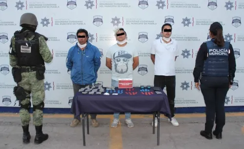Detuvieron GN y SSC de Puebla a tres hombre en posesión de posible droga valuada en 70 mil pesos