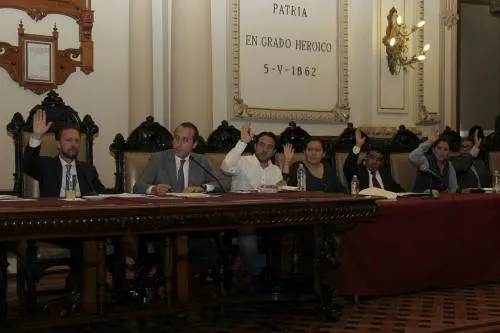 Autoriza Cabildo adquirir línea de crédito de 300 mdp para seguridad y pavimentación