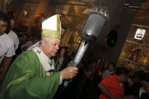 Antorcha Guadalupana llega a Puebla; Arzobispo ora por migrantes