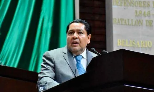 Guillermo Aréchiga se suma a la exigencia de expulsión de Armenta