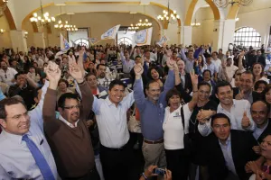 Gustavo Madero recibe apoyo de cientos de panistas poblanos