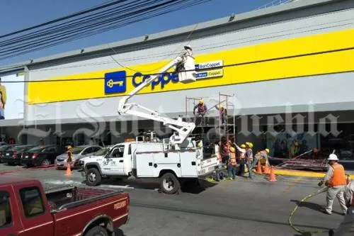 Hombre se electrocuta cuando realizaba trabajos de remodelación en una tienda Coppel