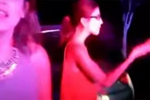 VIDEOS: #LadyMulta ebria humilla a policía por no tener iPhone 5