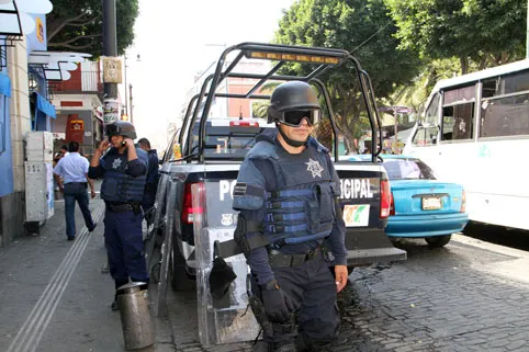 Aseguran a un ladrón de celulares y detienen a ocho en Operativo Pasajero Seguro