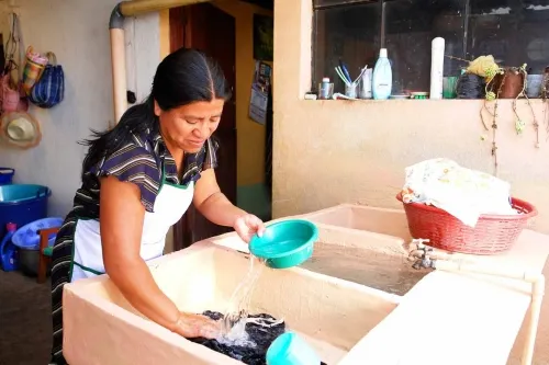 En diciembre prosperaría propuesta para establecer un salario mínimo a las trabajadoras del hogar