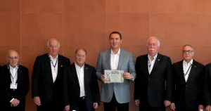 Entrega Laica Internacional reconocimiento a Moreno Valle