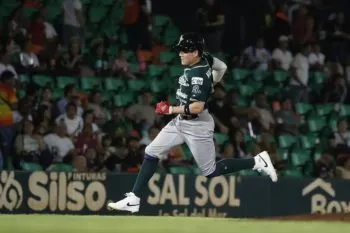 Dramática victoria de Leones de Yucatán sobre Pericos de Puebla 6-5 en el primero de la serie