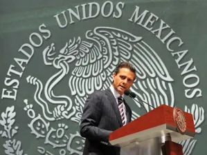 Historial académico de Peña Nieto, inexistente: Ifai