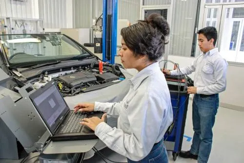 Volkswagen de México, pionera en el Modelo de Formación Dual