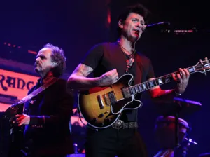 Caifanes ‘prende’ en cierre del Vive Latino