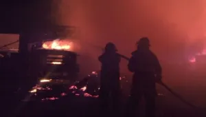 Controlan incendio en Central de Abasto