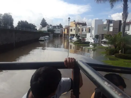 Atiende Gobierno del Estado a afectados por inundación en Cuautlancingo: PC Estatal