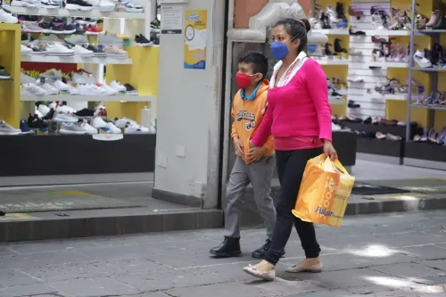 Alza de contagios por Covid-19 obliga a Gobierno a reducir horarios de comercios en Puebla