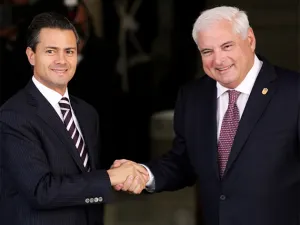 Reciben a Peña Nieto en Panamá durante visita