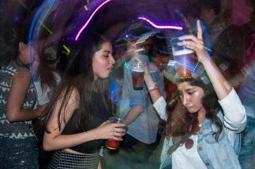 Aumenta casi al doble ingesta de alcohol entre adolescentes: expertos