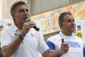 Gali se compromete a colocar 20 mil luminarias en Canoa