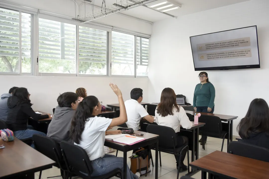 Docentes hora clase BUAP