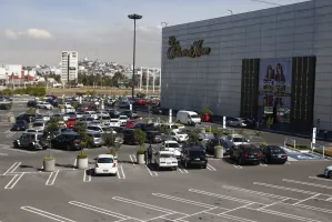 Angelópolis y Galerías Serdán van por APP móvil para cobro de estacionamientos