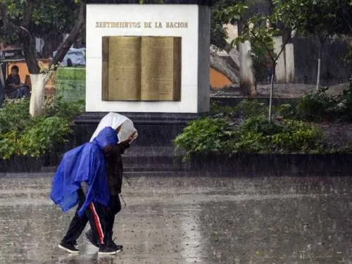 Lluvias no cesan en el país; prevalecerá el cielo nublado