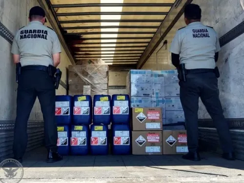 Aseguran en Sinaloa 30 mil litros de sustancias para fabricar droga sinténtica