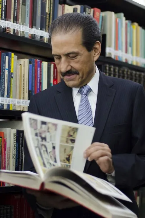 En honor a Harold V. McIntosh, pionero de la computación, AEO inaugura acervo bibliográfico