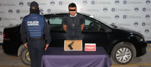 Detuvo policía municipal a hombre por robo de vehículo