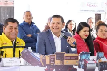 Armenta supervisa pavimentación de 12 Oriente: 90% de avance beneficia a más de 15 mil poblanos