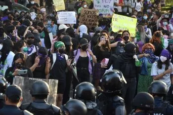 Saldo blanco tras manifestaciones feministas, reporta alcalde de Puebla