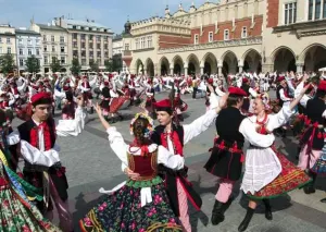 El folklor de Polonia llega al CCU BUAP con la presentación del grupo Maly Slask