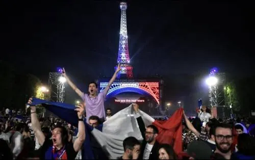 Francia prohíbe colocar pantallas gigantes durante el Mundial