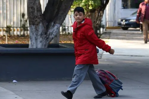 Regresan a clases cerca de un millón y medio de estudiantes